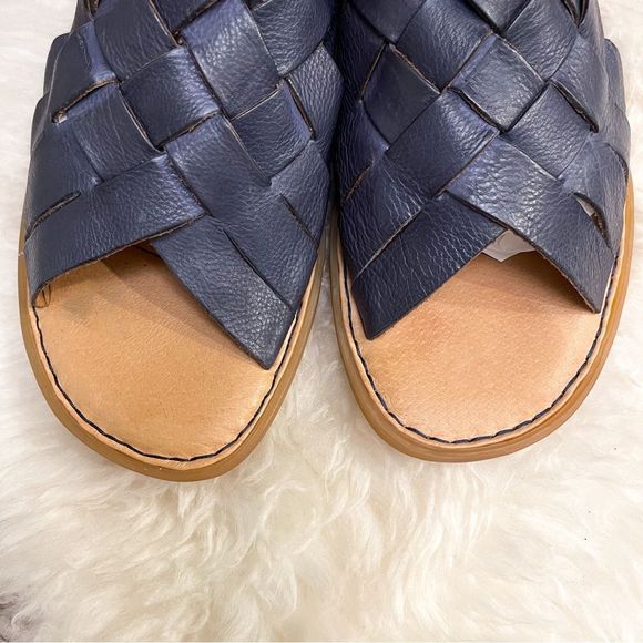 ๐ Born โข Womenโs Iwa Woven Leather Sandals in Blue Size 8 - Picture 5 of 10